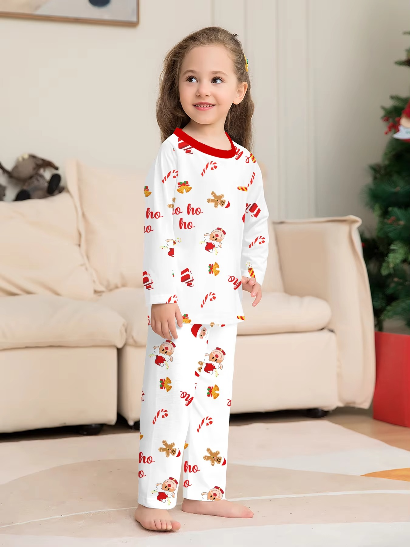 "Merry Christmas" Slogan with Polar Bear Motifs, Warm & Snug